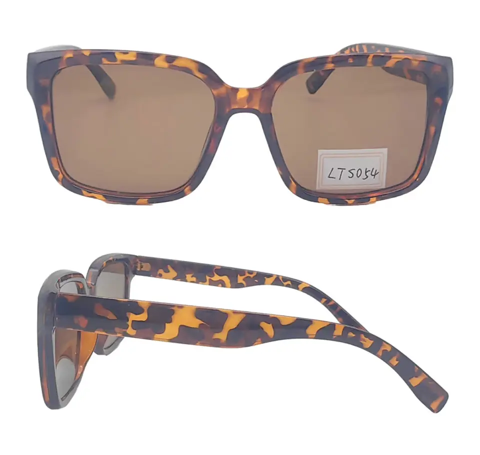 Oversized tortoiseshell square